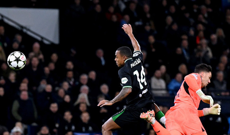 Ederson xử lý hớ hênh dẫn tới bàn thua thứ 3