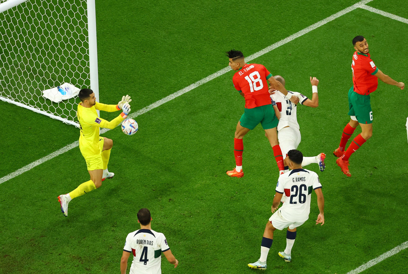 Đánh bại Bồ Đào Nha 1-0, Morocco ghi tên vào lịch sử World Cup ảnh 22 Đánh bại Bồ Đào Nha 1-0, Morocco ghi tên vào lịch sử World Cup ảnh 22