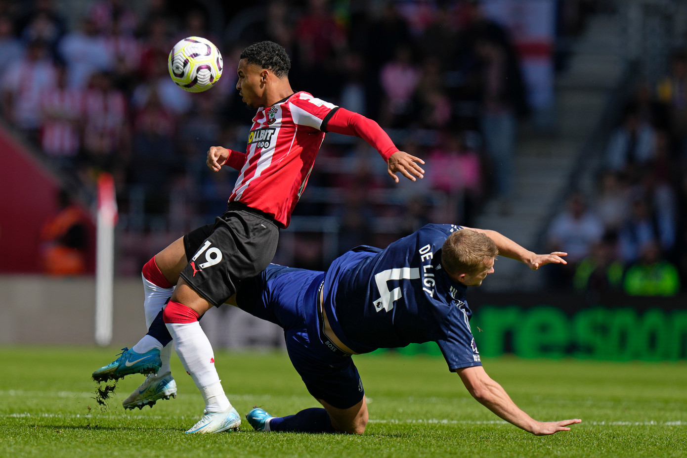 MU đánh bại Southampton 3-0 trên sân khách ảnh 20