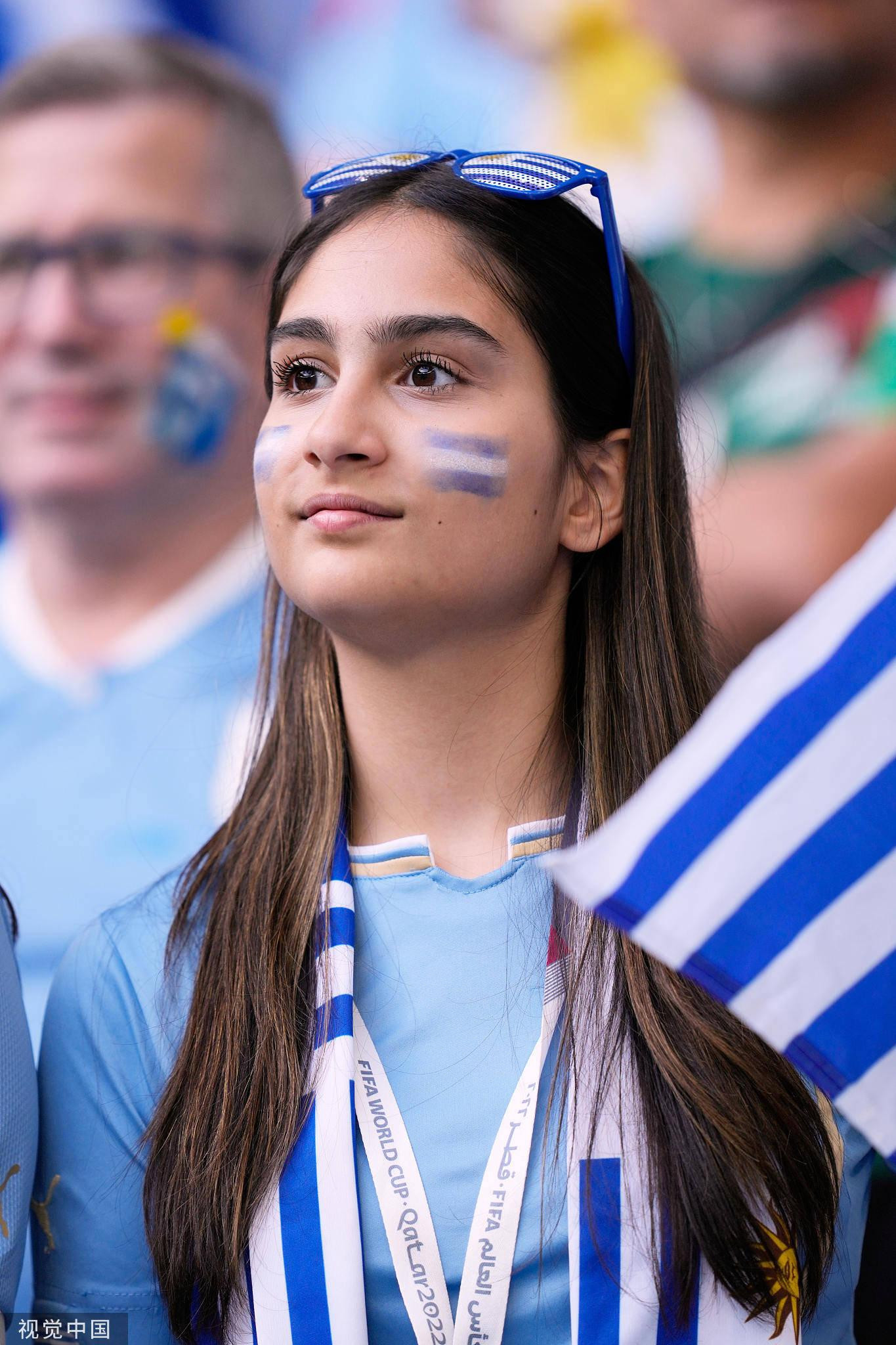 Nhiều fan nữ Uruguay cũng xuất hiện để theo dõi đội nhà