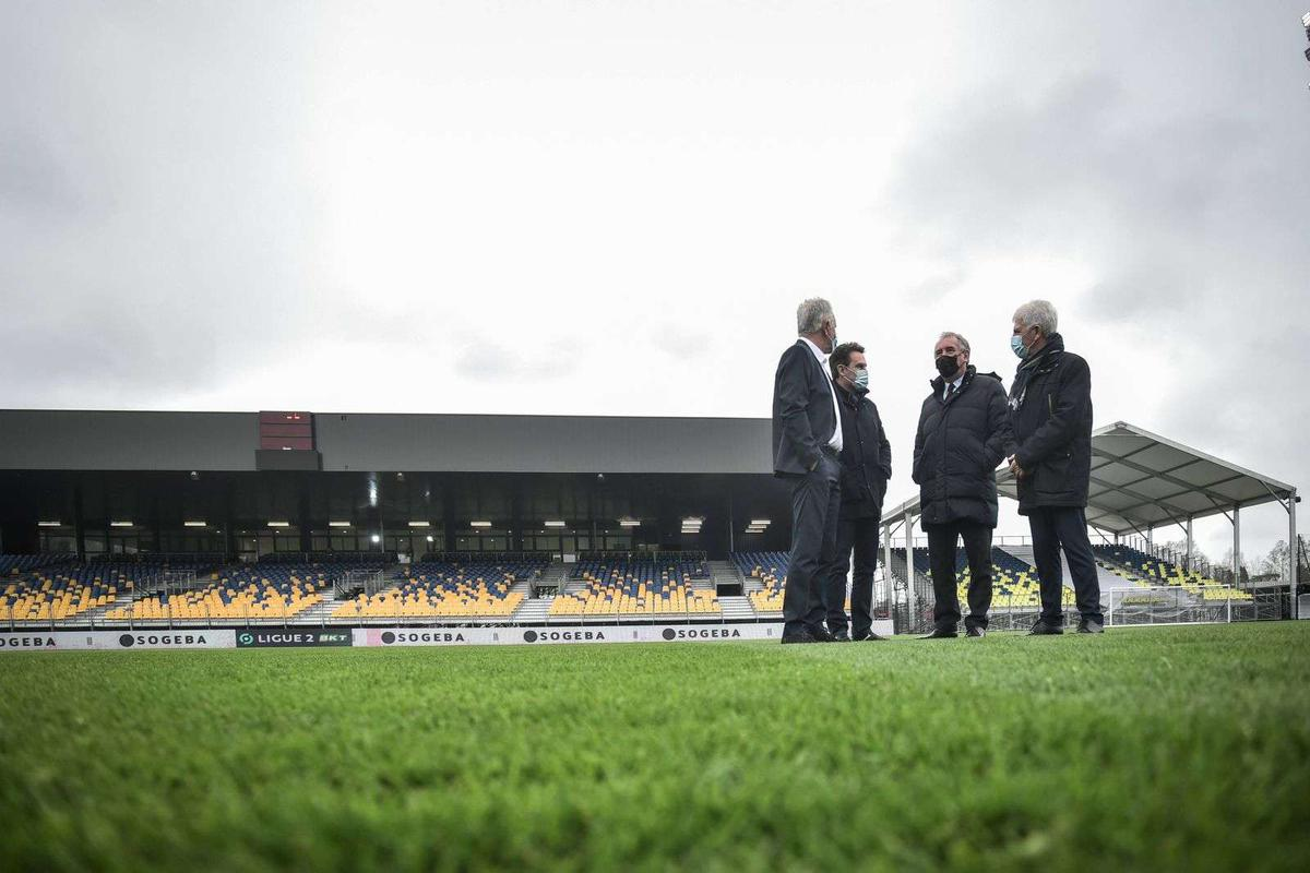 Pau FC là một CLB nhỏ nên được nhận định có thể tận dụng thương vụ Quang Hải để khuếch trương tên tuổi