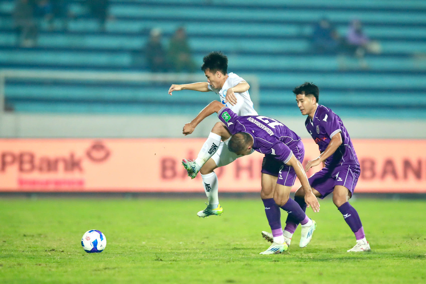 Đánh bại Thép Xanh Nam Định ở loạt luân lưu, B.Bình Dương tiến vào tứ kết cúp Quốc gia ảnh 25 Đánh bại Thép Xanh Nam Định ở loạt luân lưu, B.Bình Dương tiến vào tứ kết cúp Quốc gia ảnh 25