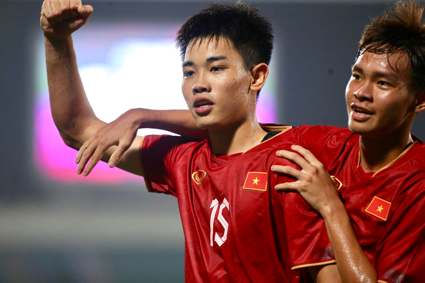 Hàng công lỡ cơ hội, hàng thủ mắc sai sót khiến U23 Việt Nam chia điểm với U23 Singapore ảnh 11 Hàng công lỡ cơ hội, hàng thủ mắc sai sót khiến U23 Việt Nam chia điểm với U23 Singapore ảnh 11