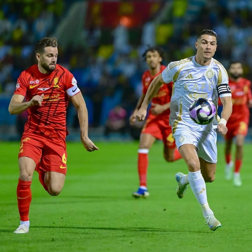 Ronaldo im lặng trong trận thua của Al Nassr