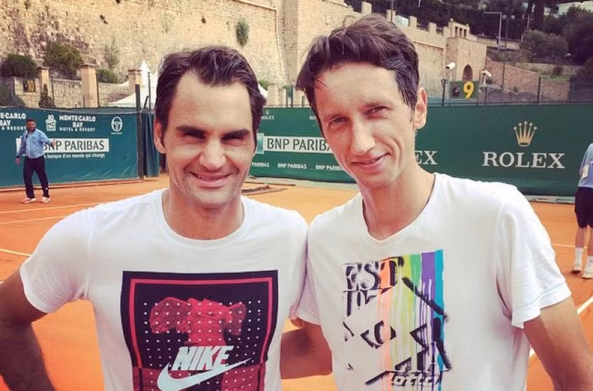 Stakhovsky và Roger Federer