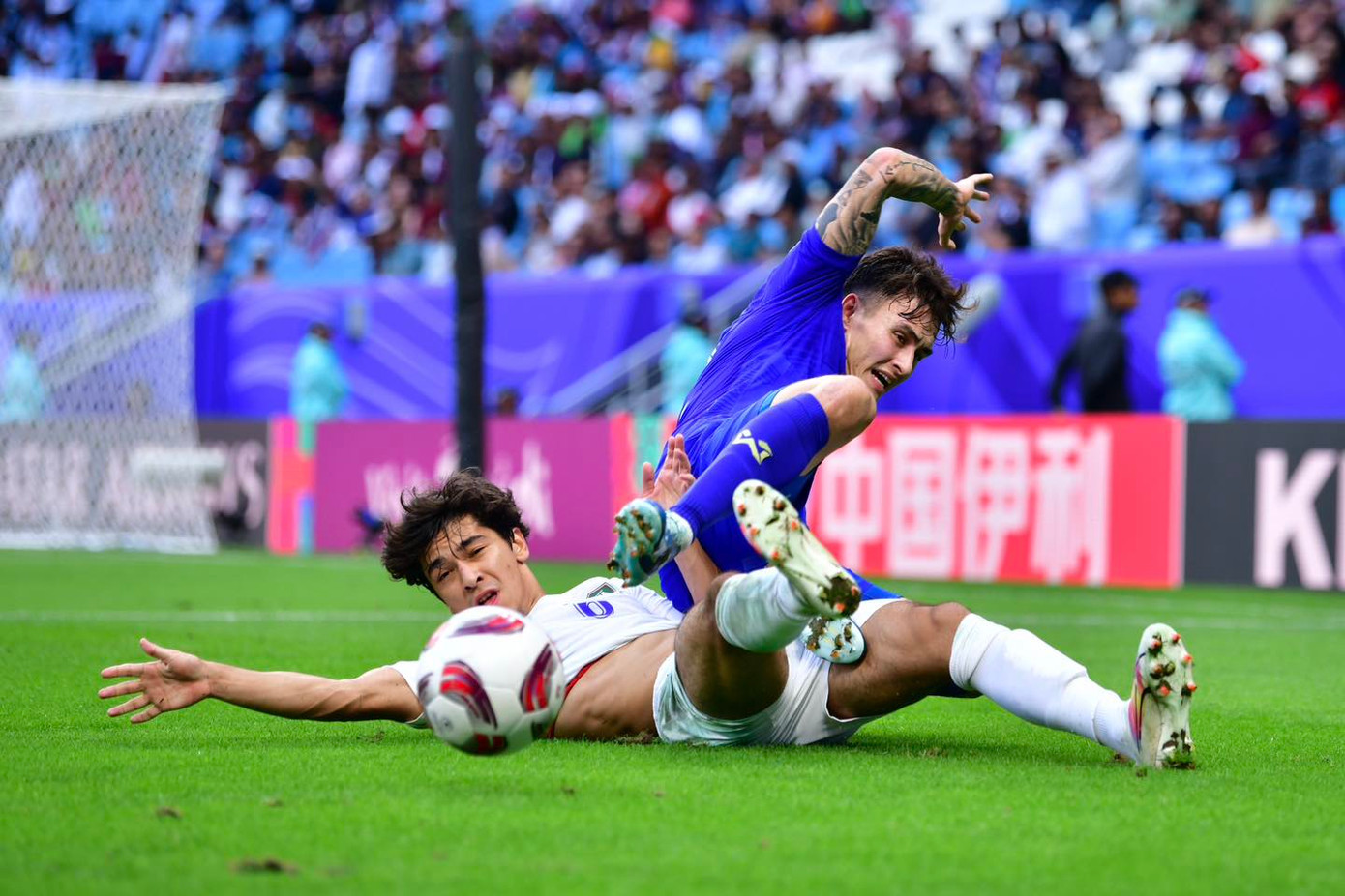 Thái Lan chia tay Asian Cup sau trận thua 1-2 tiếc nuối trước Uzbekistan ảnh 15