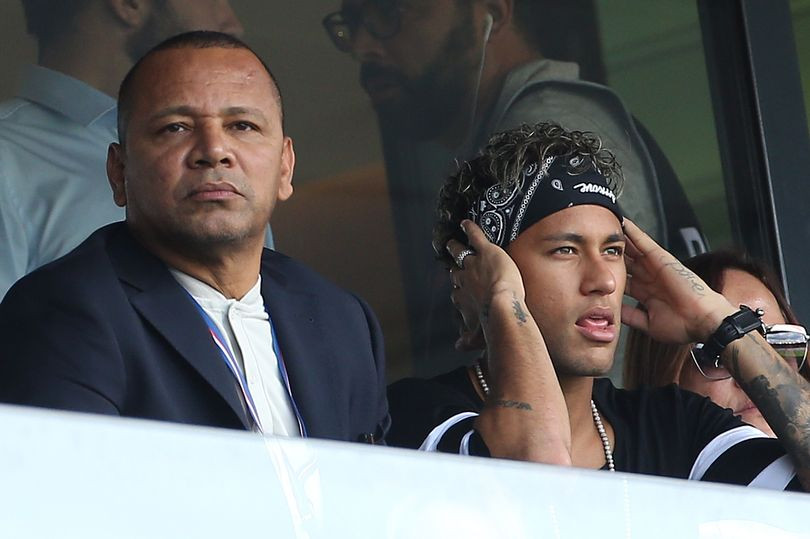 Ông bố của Neymar đang đối mặt với hình phạt tài chính nặng nề