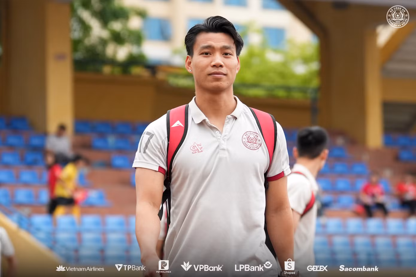 Hồng Lĩnh Hà Tĩnh buộc CAHN chia điểm trên sân Hàng Đẫy ảnh 2 Hồng Lĩnh Hà Tĩnh buộc CAHN chia điểm trên sân Hàng Đẫy ảnh 2