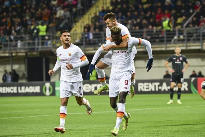Abraham góp 1 bàn giúp Roma hạ Zorya