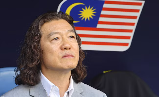 HLV Kim Pan-gon rời đi khiến LĐBĐ Malaysia chật vật tìm HLV mới HLV Kim Pan-gon rời đi khiến LĐBĐ Malaysia chật vật tìm HLV mới