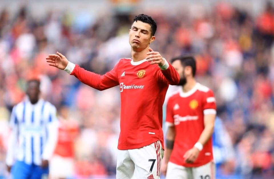 Với Ronaldo trong đội hình, MU đã thua thảm 0-4 trước Brighton ở vòng 1 Premier League 2022/23 Với Ronaldo trong đội hình, MU đã thua thảm 0-4 trước Brighton ở vòng 1 Premier League 2022/23
