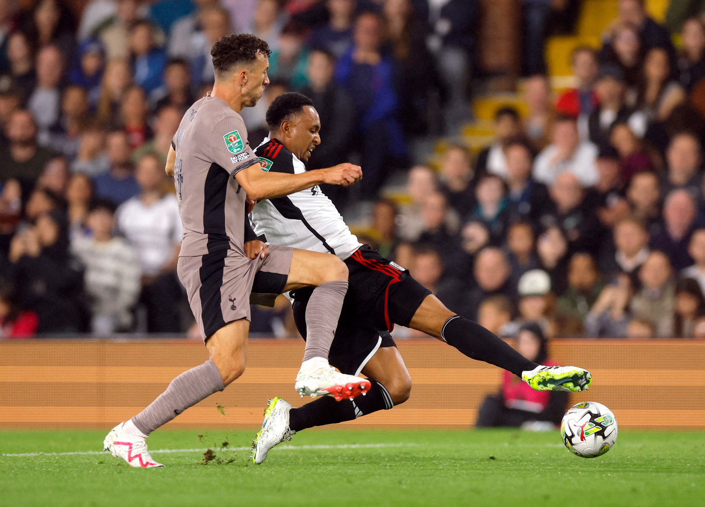 Chelsea thắng trận thứ 3 liên tiếp ở giải Ngoại hạng ảnh 3