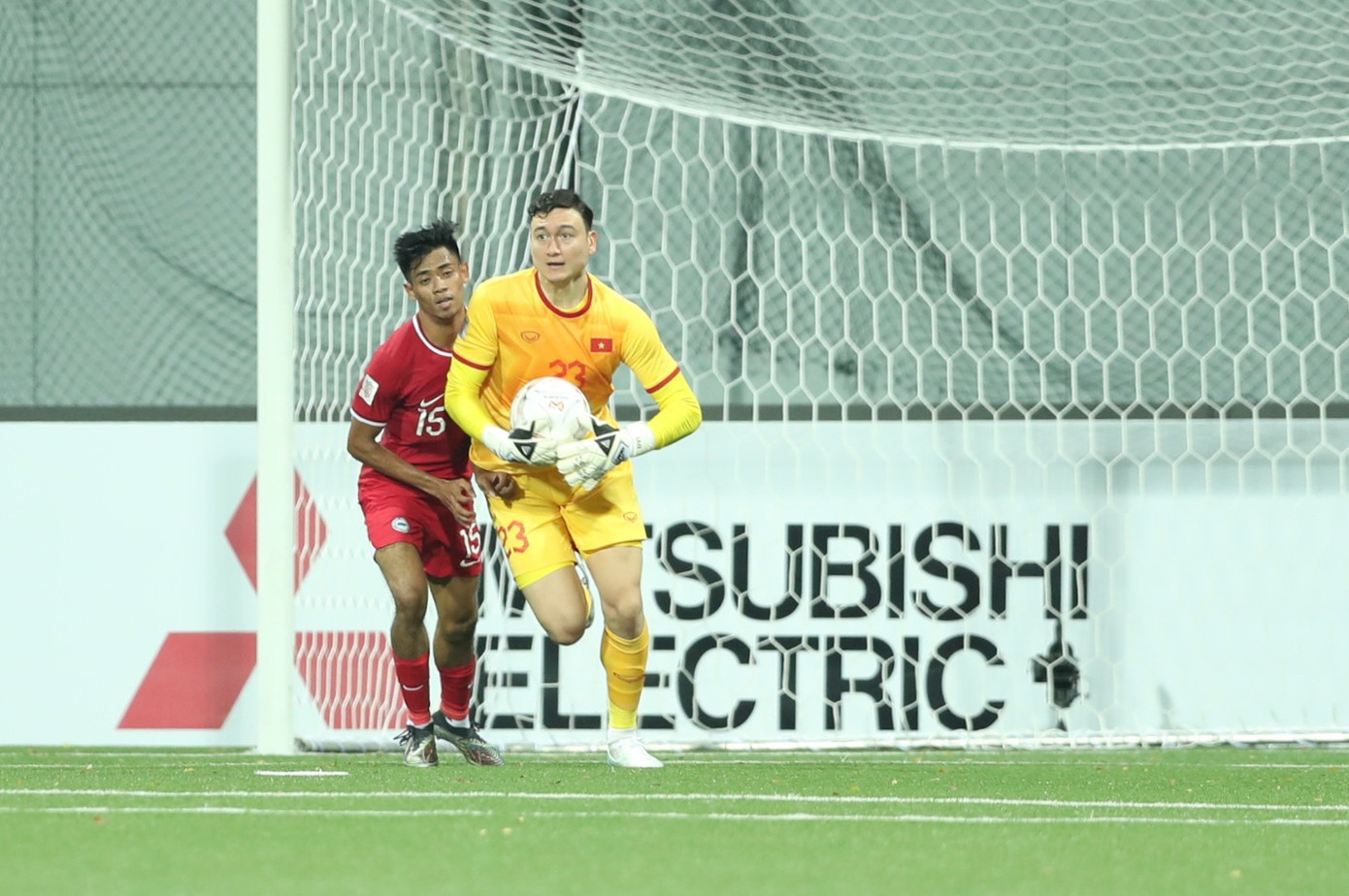 Văn Lâm chưa một lần vào lưới nhặt bóng tại AFF Cup 2022 (ảnh: HỮU PHẠM) Văn Lâm chưa một lần vào lưới nhặt bóng tại AFF Cup 2022 (ảnh: HỮU PHẠM)