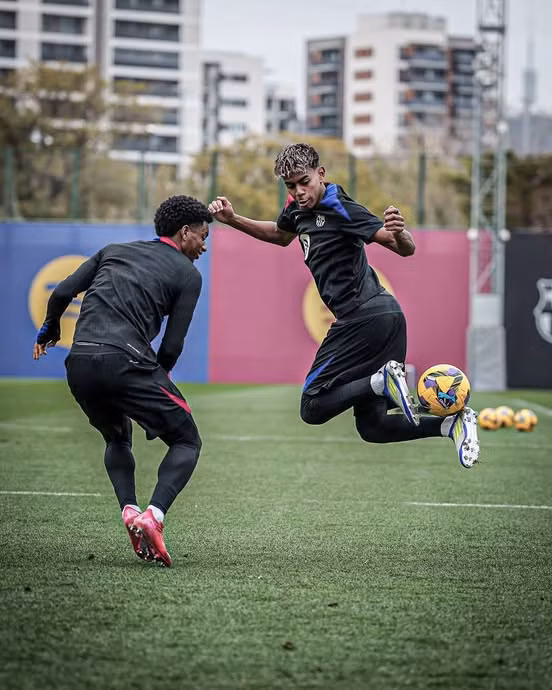 Fati và Yamal mất điểm trong mắt ông thầy vì tới tập muộn Fati và Yamal mất điểm trong mắt ông thầy vì tới tập muộn