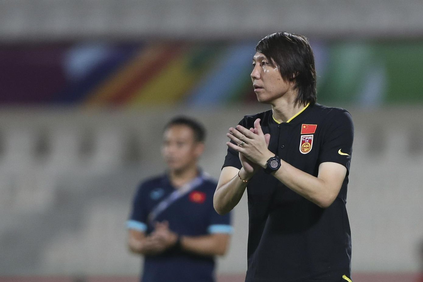 HLV Li Tie gặp khó trong việc tìm đội bóng mới