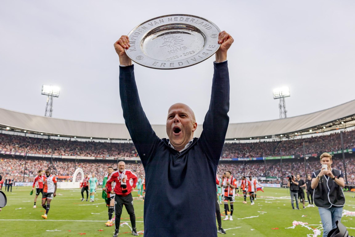 Ông Slot đã giúp Feyenoord vô địch Hà Lan mùa giải trước
