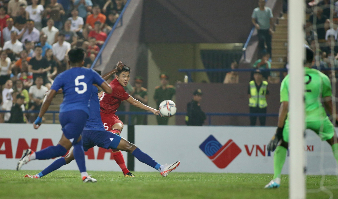 Hàng công lỡ cơ hội, hàng thủ mắc sai sót khiến U23 Việt Nam chia điểm với U23 Singapore ảnh 22 Hàng công lỡ cơ hội, hàng thủ mắc sai sót khiến U23 Việt Nam chia điểm với U23 Singapore ảnh 22