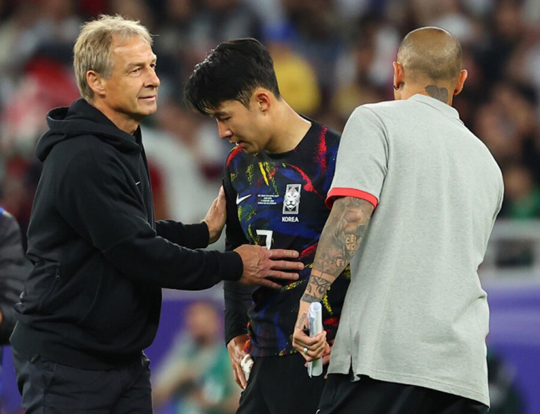 Son Heung-min chán nản sau thất bại Son Heung-min chán nản sau thất bại