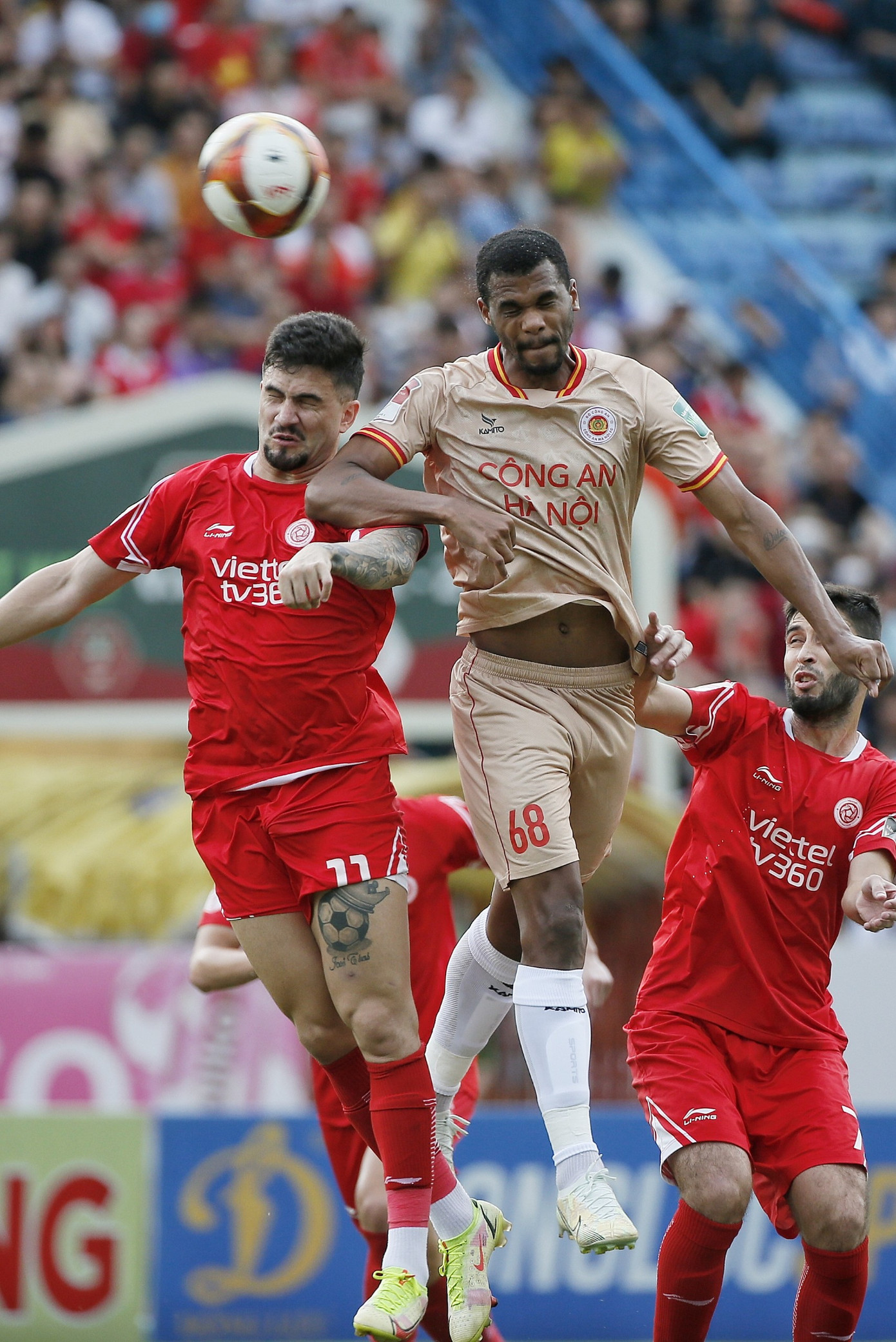 Thắng đậm Viettel trong trận cầu nhạt, CAHN chạm tay vào chức vô địch ảnh 16