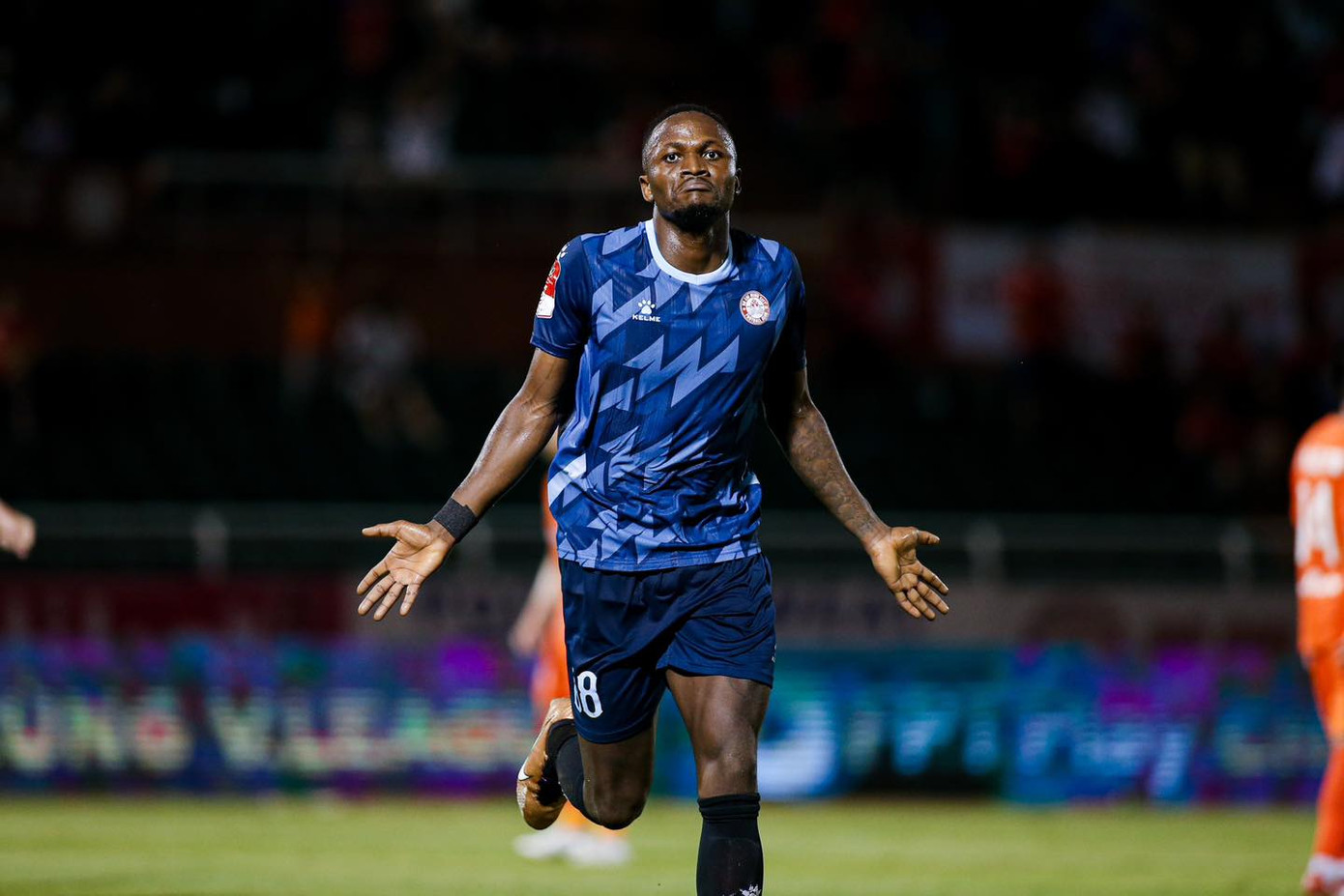 CLB TPHCM vừa chia tay Mansaray CLB TPHCM vừa chia tay Mansaray