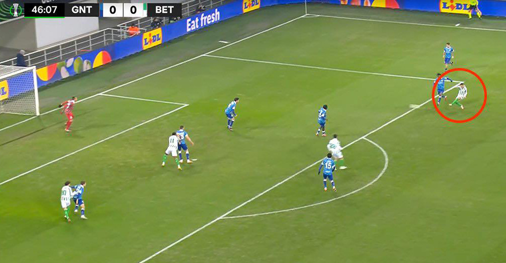 Pha ra chân lập siêu phẩm của Antony