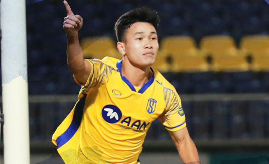 Văn Lương ghi bàn duy nhất của trận đấu Văn Lương ghi bàn duy nhất của trận đấu