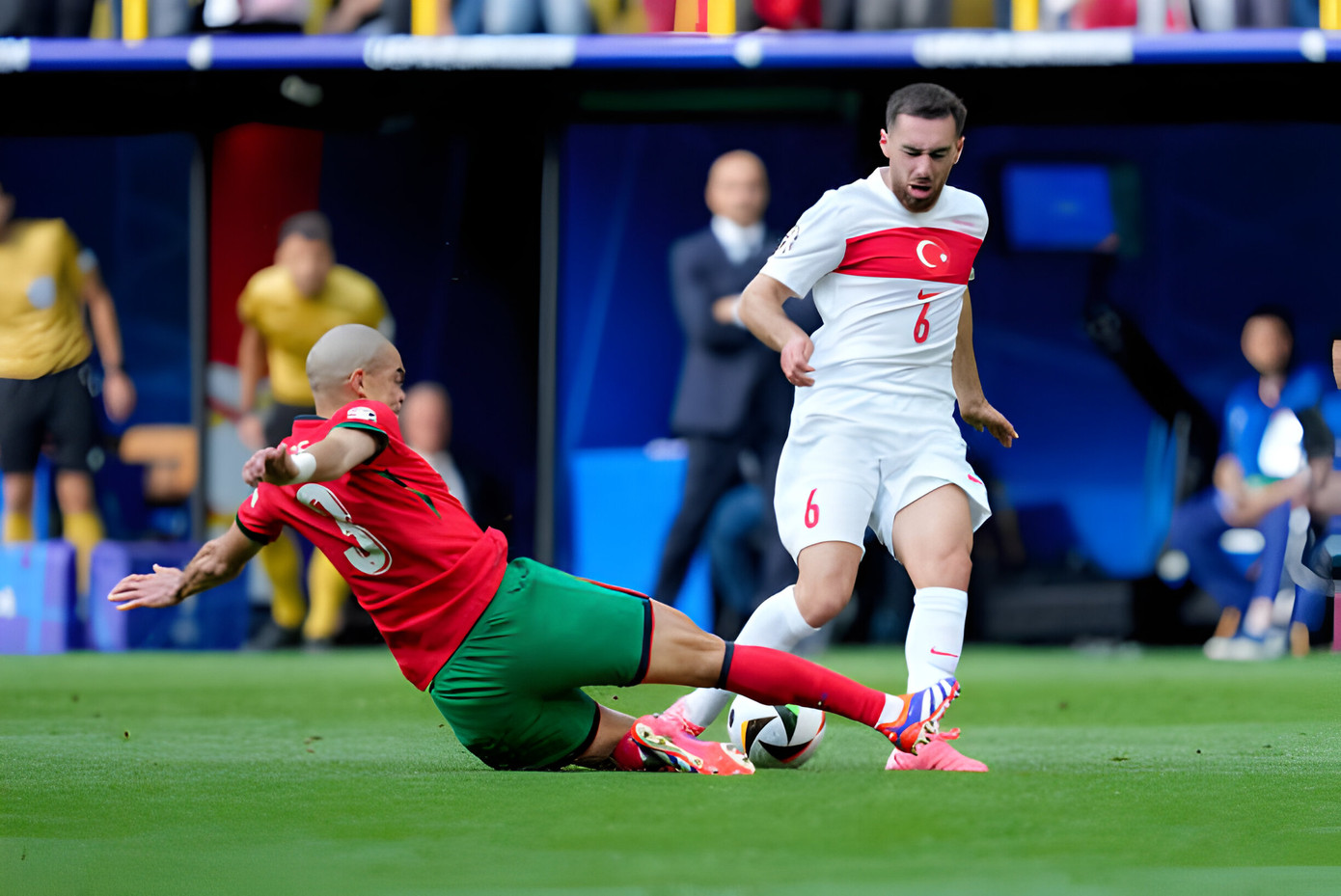 Thổ Nhĩ Kỳ tấn công phóng khoáng, phòng ngự cũng hớ hênh Thổ Nhĩ Kỳ tấn công phóng khoáng, phòng ngự cũng hớ hênh