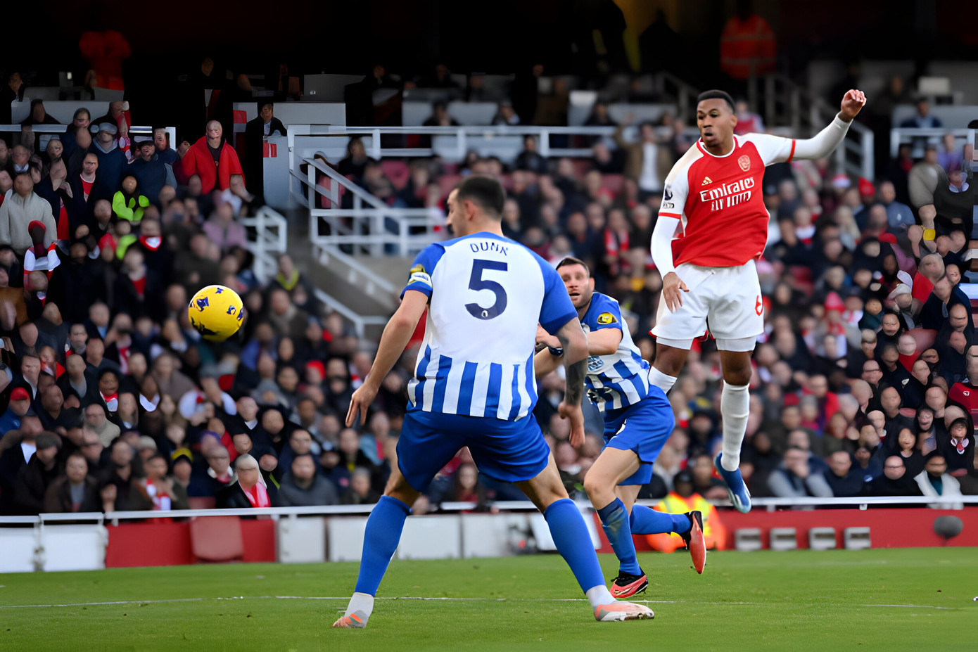 Jesus, Harvert lập công, Arsenal tạm vươn lên dẫn đầu ảnh 8