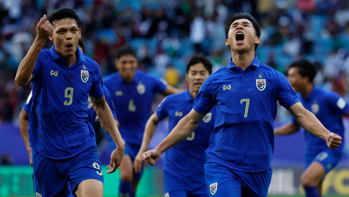 Thái Lan chia tay Asian Cup sau trận thua 1-2 tiếc nuối trước Uzbekistan ảnh 20