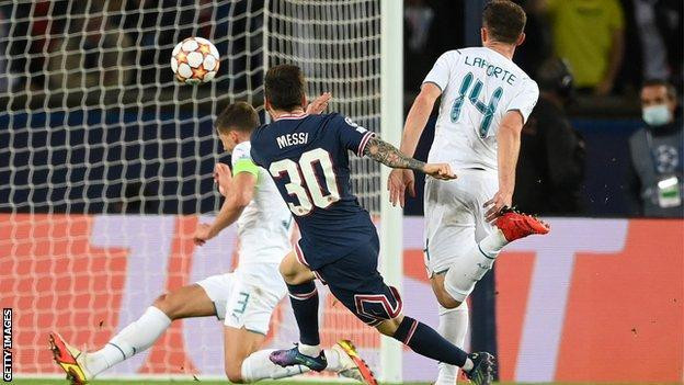 Messi dứt điểm ấn định thắng lợi 2-0 cho PSG