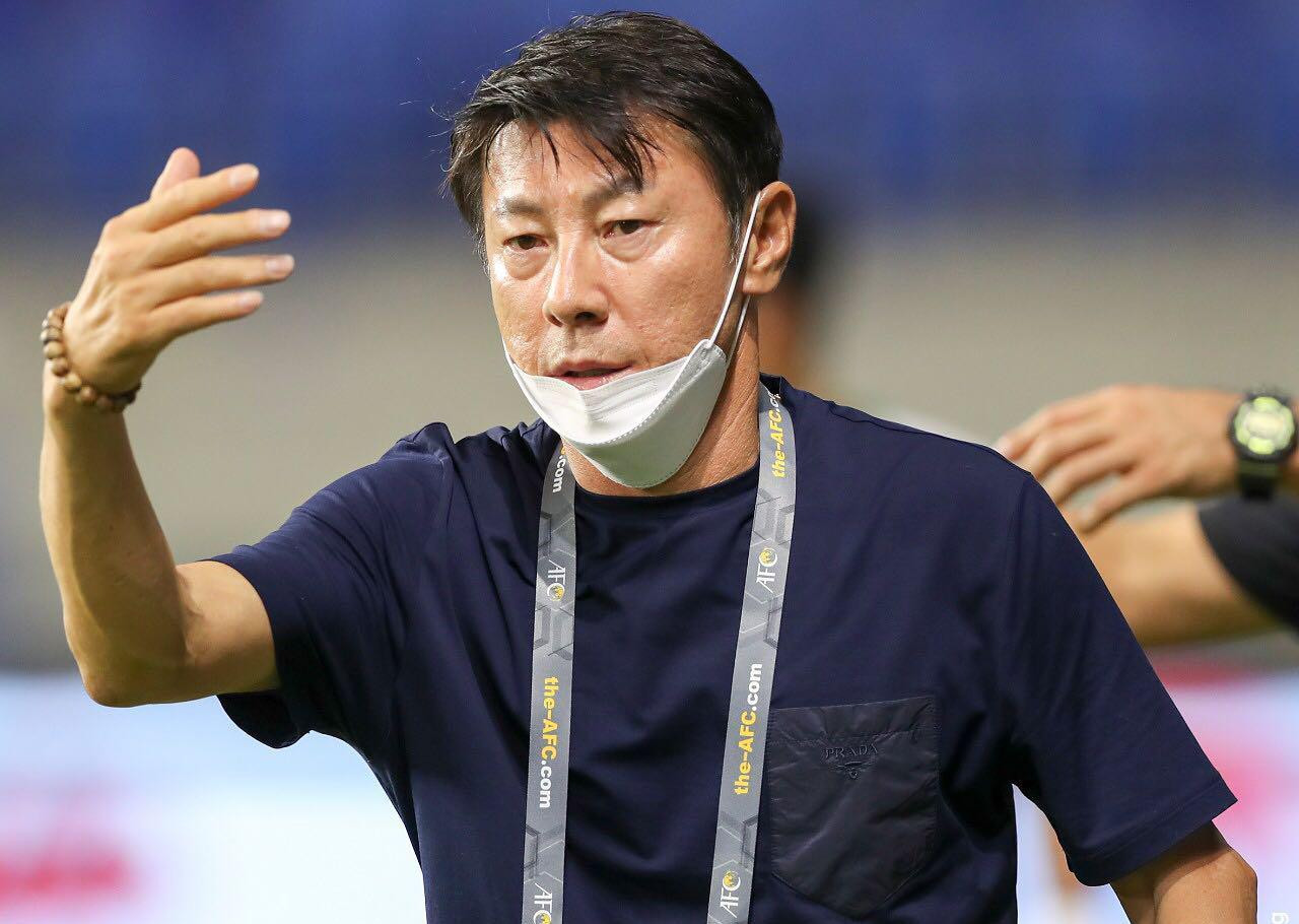Trước mắt HLV Shin Tae-yong vẫn là những thử thách khó lường Trước mắt HLV Shin Tae-yong vẫn là những thử thách khó lường