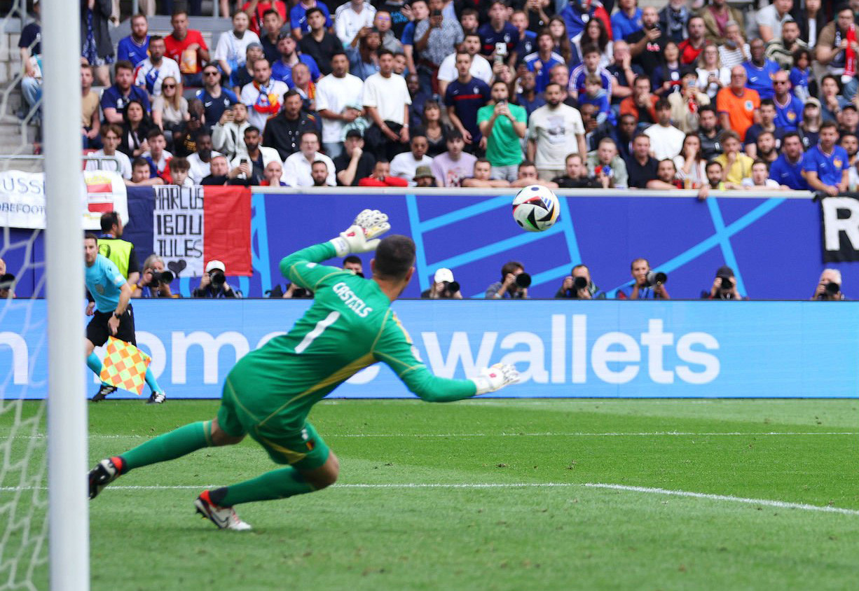 Pháp nhọc nhằn vượt qua Bỉ nhờ bàn phản lưới muộn ảnh 31 Pháp nhọc nhằn vượt qua Bỉ nhờ bàn phản lưới muộn ảnh 31