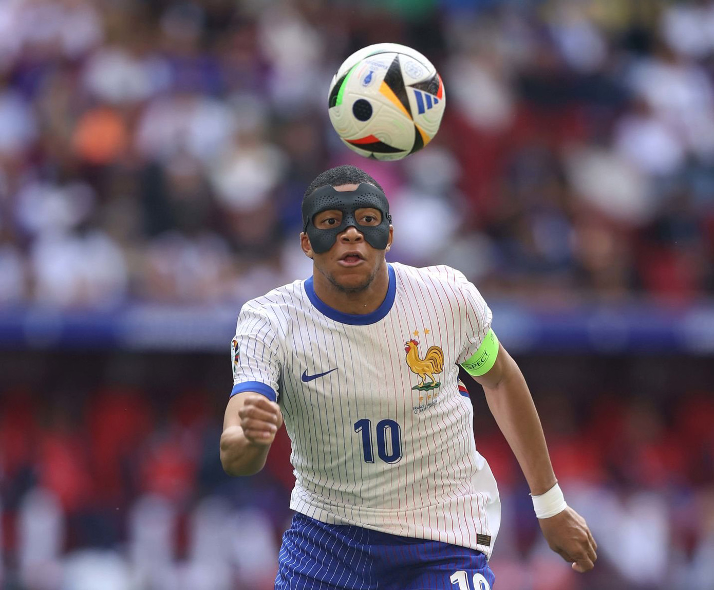 Pháp nhọc nhằn vượt qua Bỉ nhờ bàn phản lưới muộn ảnh 27 Pháp nhọc nhằn vượt qua Bỉ nhờ bàn phản lưới muộn ảnh 27