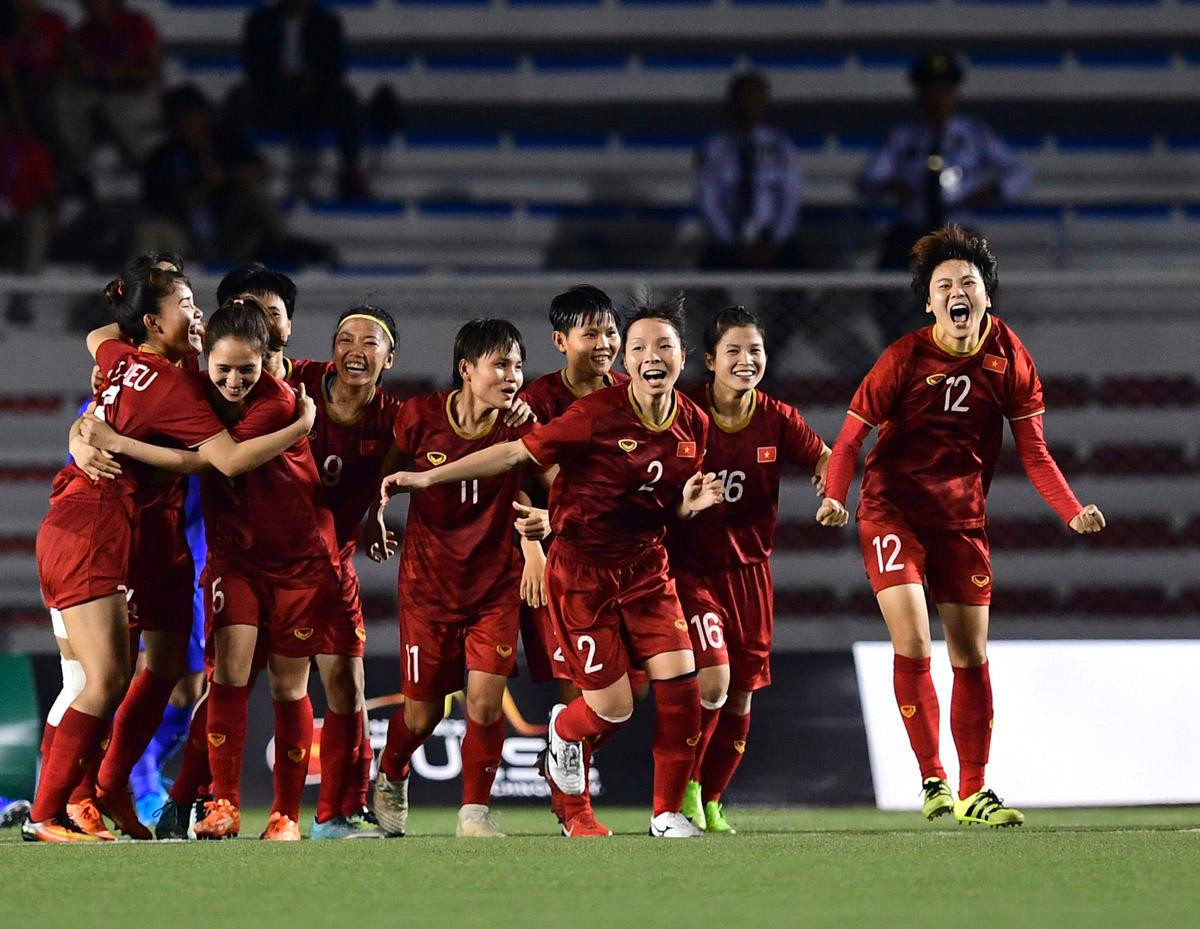 Hải Yến (số 12) đang dẫn đầu danh sách ghi bàn ở vòng loại