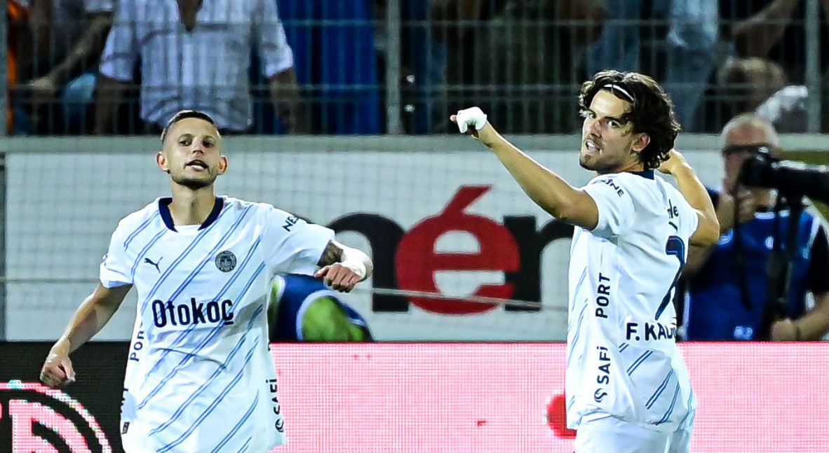 Fenerbahce đang có lợi thế lớn