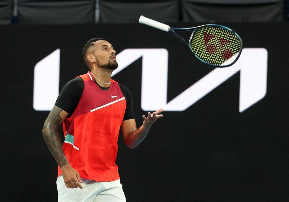 Nick Kyrgios bị loại ở nội dung đơn nam và đang tìm kiếm vinh quang ở nội dung đôi nam Nick Kyrgios bị loại ở nội dung đơn nam và đang tìm kiếm vinh quang ở nội dung đôi nam