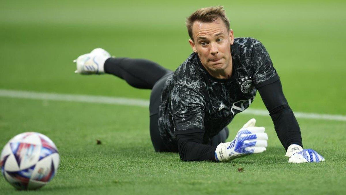 Manuel Neuer vừa nhận một &quot;bàn thua&quot; không đáng có