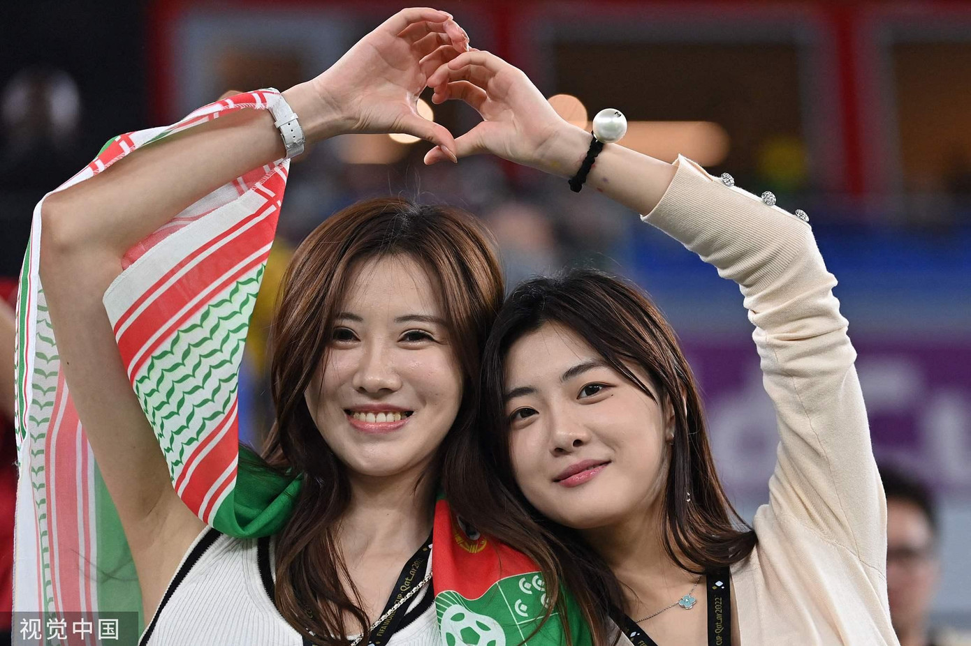 Hẳn họ rất hài lòng với chiến thắng của đội bóng cùng anh chàng Ronaldo mình yêu quý