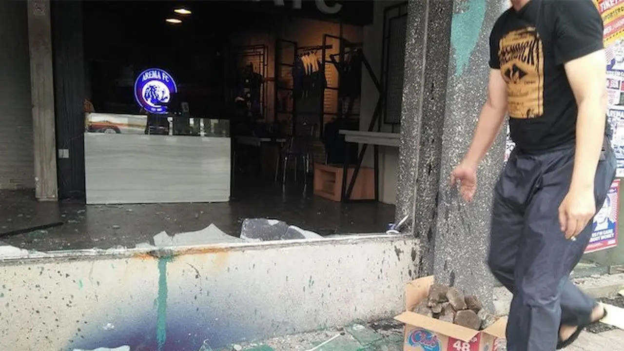 Văn phòng của Arema tan hoang sau vụ tấn công