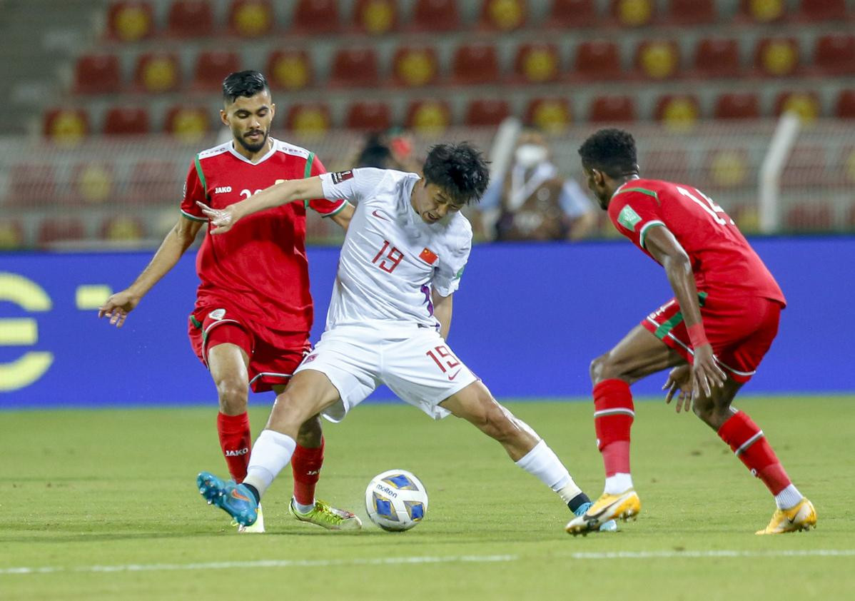 Trung Quốc khép lại vòng loại bằng thất bại 0-2 trước Oman Trung Quốc khép lại vòng loại bằng thất bại 0-2 trước Oman