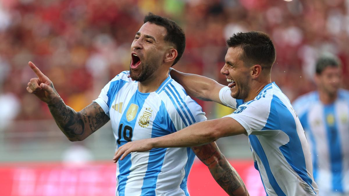 Argentina dẫn bàn trong hiệp 1 trước khi để tuột chiến thắng trong hiệp 2 Argentina dẫn bàn trong hiệp 1 trước khi để tuột chiến thắng trong hiệp 2