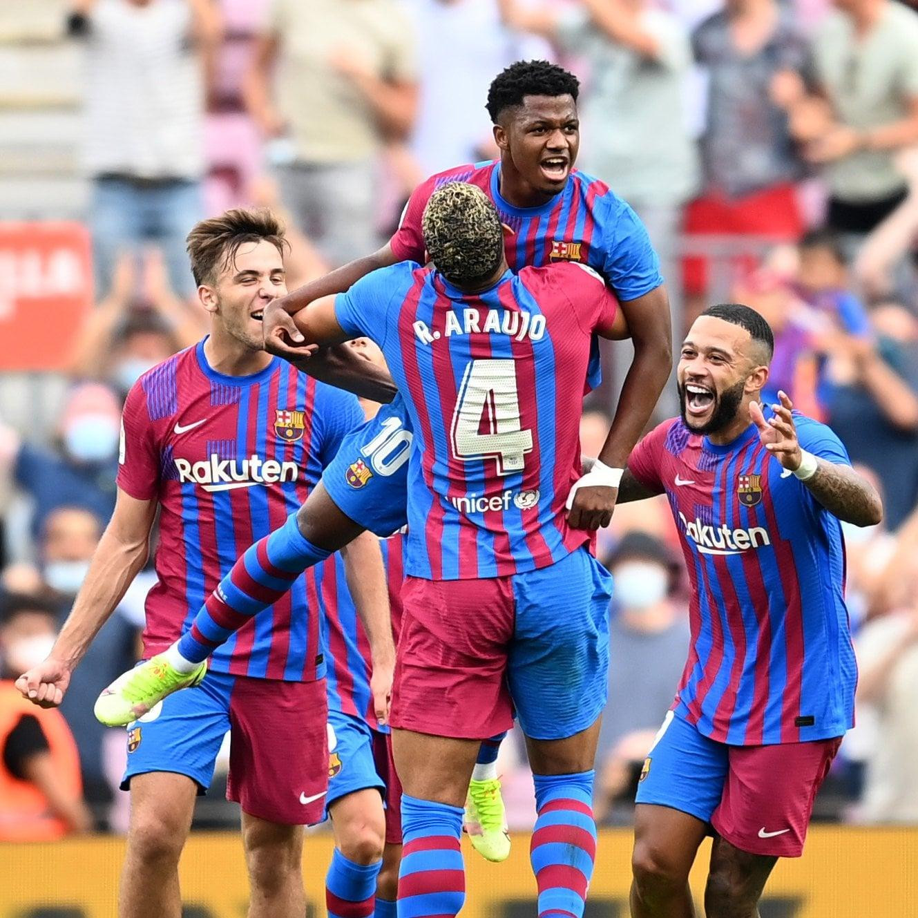 Fati là người ấn định thắng lợi 3-0 cho Barca