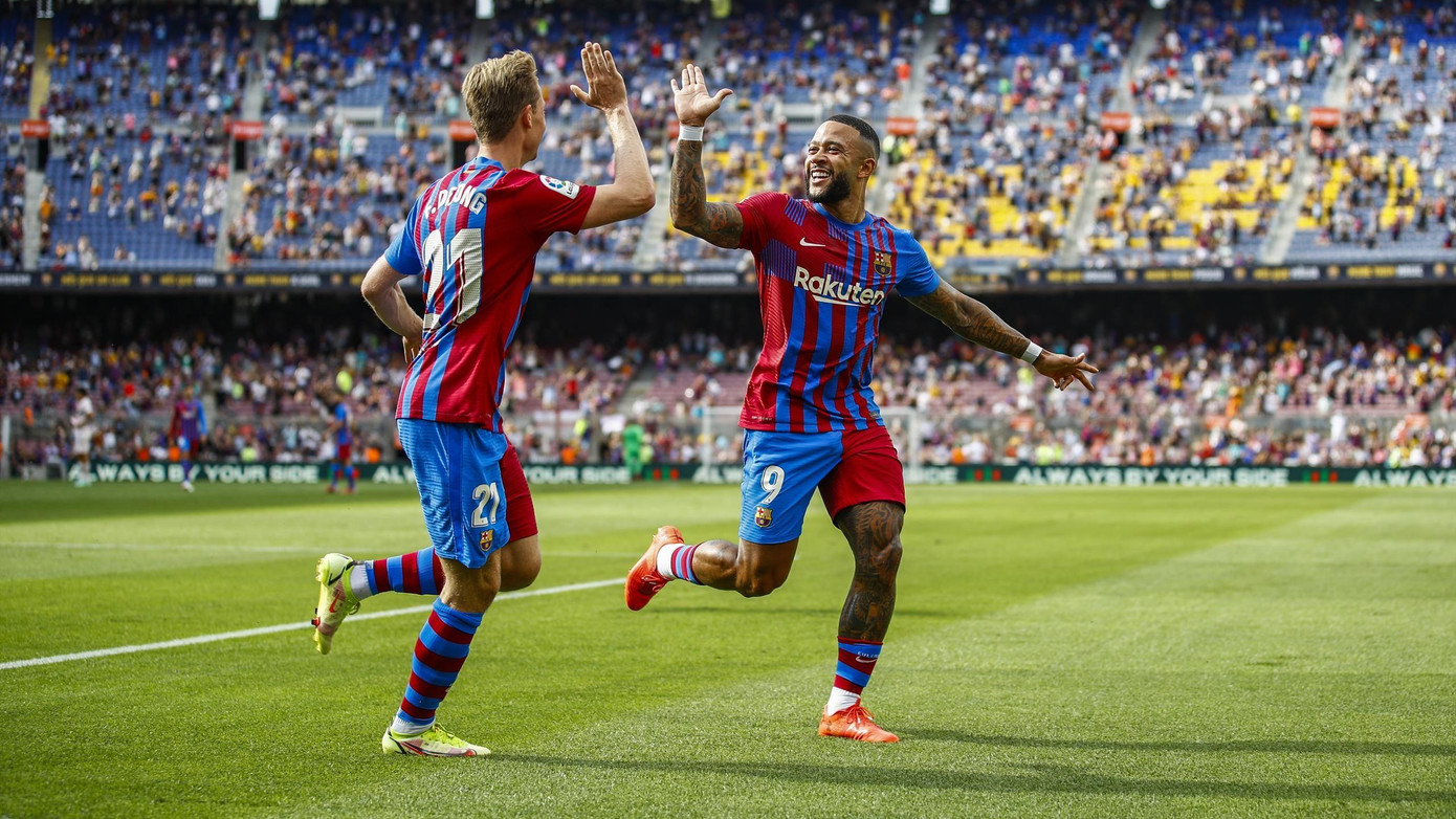 Depay sớm mở tỷ số cho Barca ngay phút thứ 5