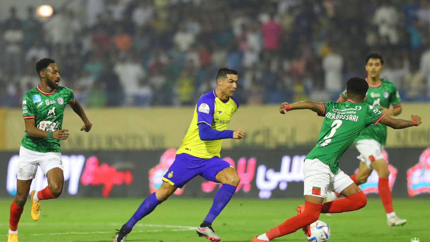 Ronaldo nỗ lực nhưng không thể giúp Al Nassr ra về với 3 điểm