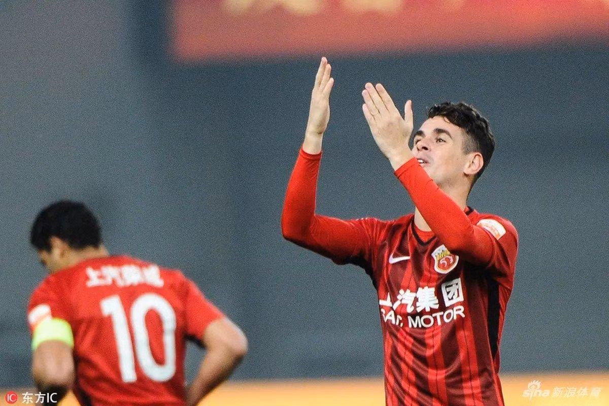 Oscar và Hulk là hai trong nhiều ngôi sao đã từ bỏ giải VĐQG Trung Quốc Oscar và Hulk là hai trong nhiều ngôi sao đã từ bỏ giải VĐQG Trung Quốc