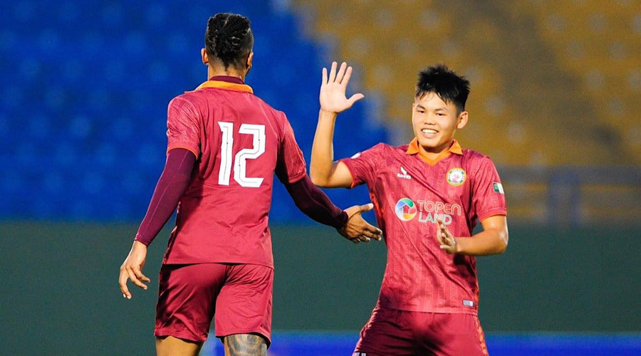 Rafaelson (trái) đã mở ra chiến thắng cho Bình Định