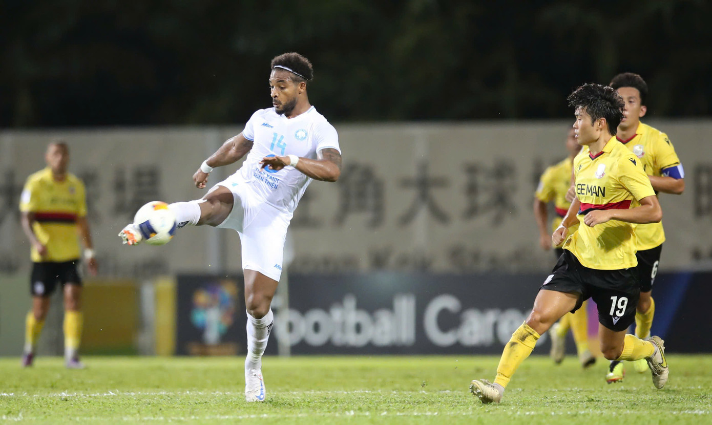 Pha volley ghi bàn của Rafaelson Pha volley ghi bàn của Rafaelson