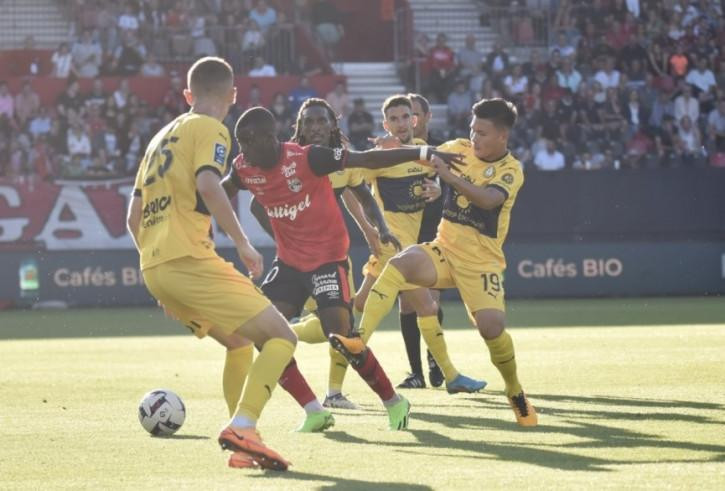 Sau trận thua 0-4 ở vòng đầu, HLV Tholot muốn các học trò phải cải thiện ngay lập tức trước Dijon Sau trận thua 0-4 ở vòng đầu, HLV Tholot muốn các học trò phải cải thiện ngay lập tức trước Dijon