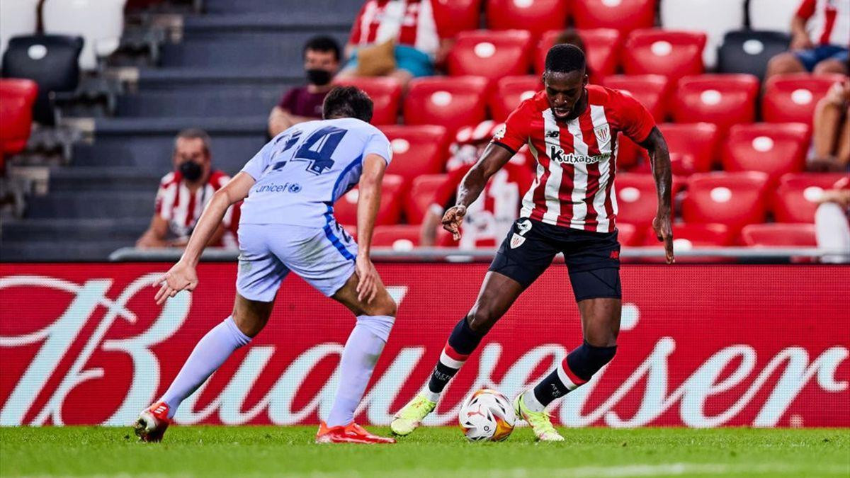 Inaki Williams đã liên tục làm khổ hàng thủ Barca