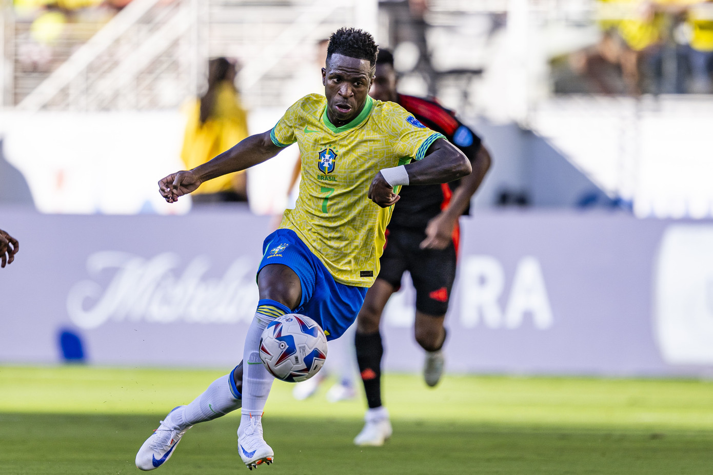 Vinicius có được được bản lĩnh và một chút may mắn